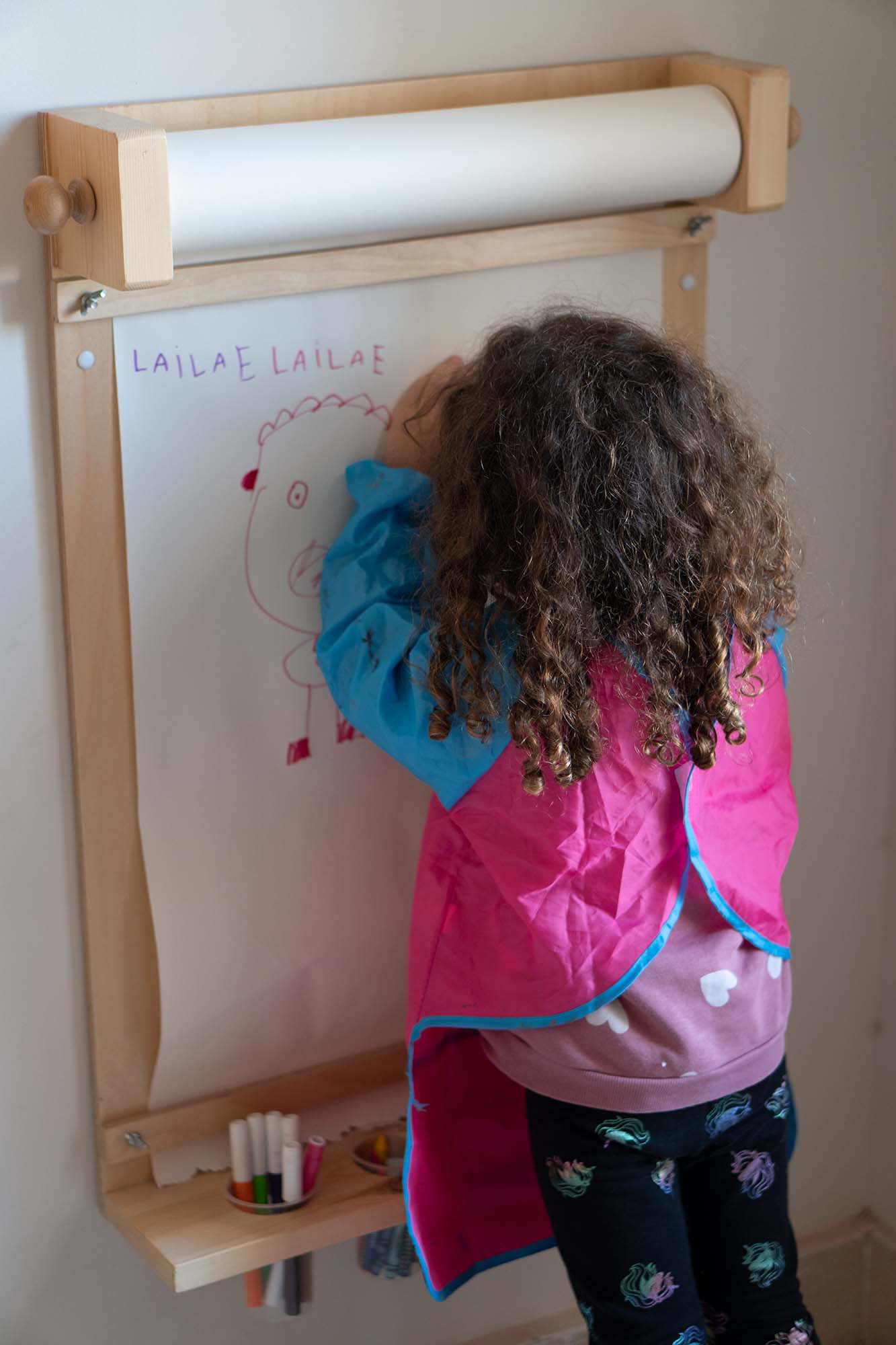 Caballete de Madera Maciza Personalizado – Tablero de Arte Multifunción para Colgar en la Pared